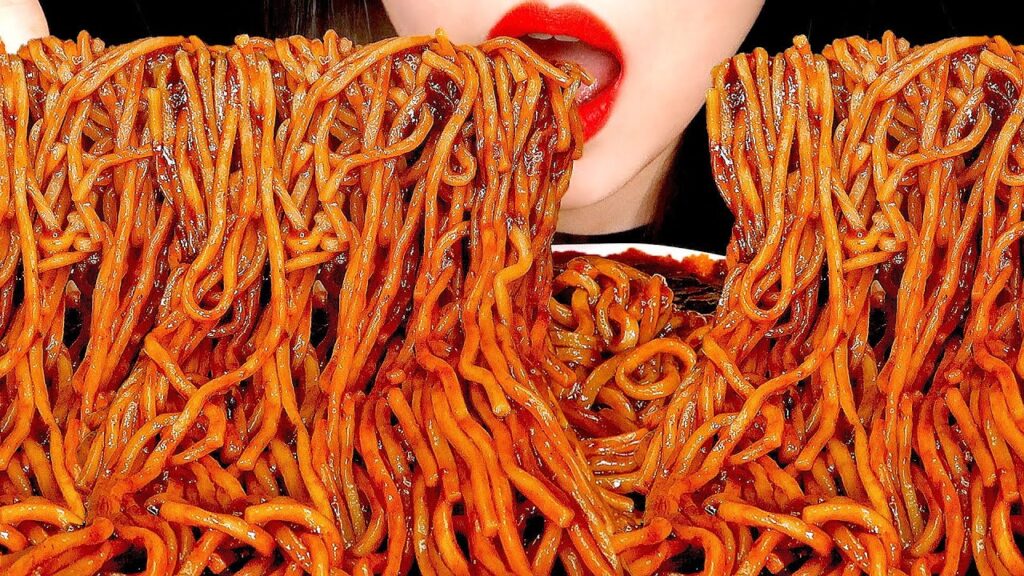 BLACK BEAN NOODLES 짜장면 먹방 ジャージャー麺